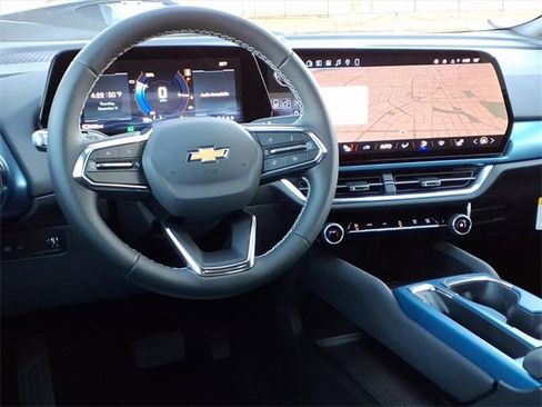 New 2026 Chevrolet Equinox EV LT image 5