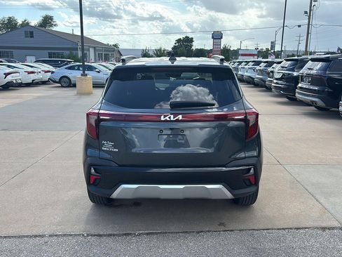 Used 2025 Kia Seltos S FWD image 5