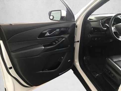 Used 2023 Chevrolet Traverse RS AWD/4WD image 13