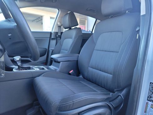 Certified 2019 Kia Sportage LX image 15