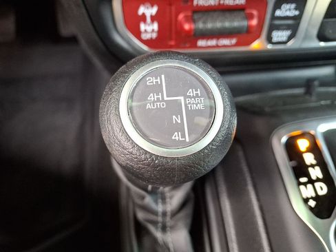 Used 2024 Jeep Wrangler Unlimited Rubicon 4xe w/ Technology Group image 25