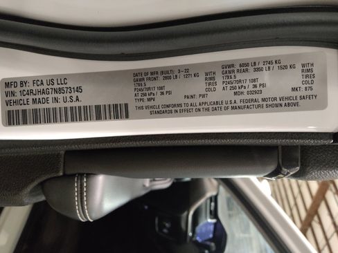 Used 2022 Jeep Grand Cherokee Laredo w/ Luxury Tech Group I image 33