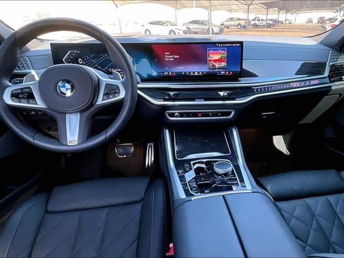 Used 2025 BMW X6 xDrive40i w/ Climate Comfort Package image 14