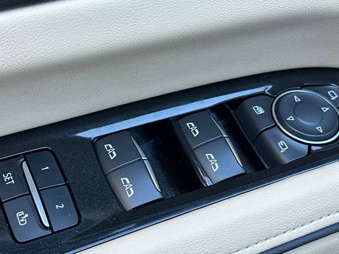 Certified 2024 Cadillac Escalade Premium Luxury image 11