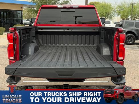 Used 2024 Chevrolet Silverado 2500 LTZ w/ LTZ Premium Package AWD/4WD image 11