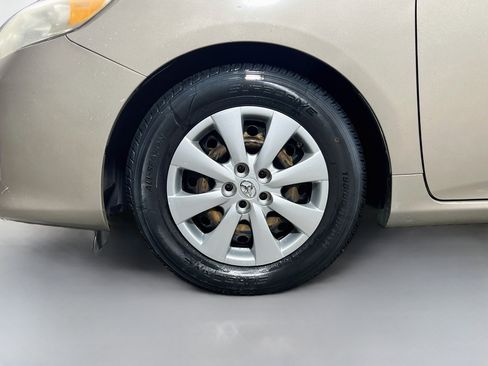 Used 2010 Toyota Corolla LE FWD image 14