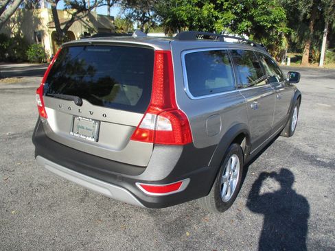 Used 2013 Volvo XC70 3.2 image 9