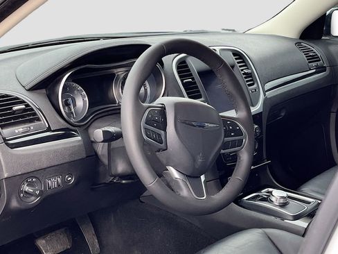 Used 2023 Chrysler 300 Touring L AWD/4WD image 9
