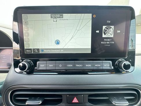 Used 2023 Hyundai Kona Limited AWD/4WD image 20