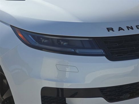 Certified 2024 Land Rover Range Rover Sport Dynamic SE image 33