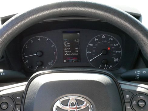 Used 2023 Toyota Corolla LE image 21