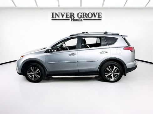 Used 2018 Toyota RAV4 XLE AWD/4WD image 8