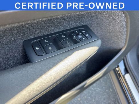 Certified 2025 Volvo XC40 B5 Plus AWD/4WD image 11