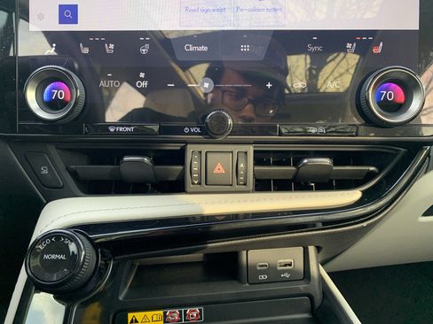 Used 2025 Lexus NX 350 AWD w/ Accessory Package (2T) image 29