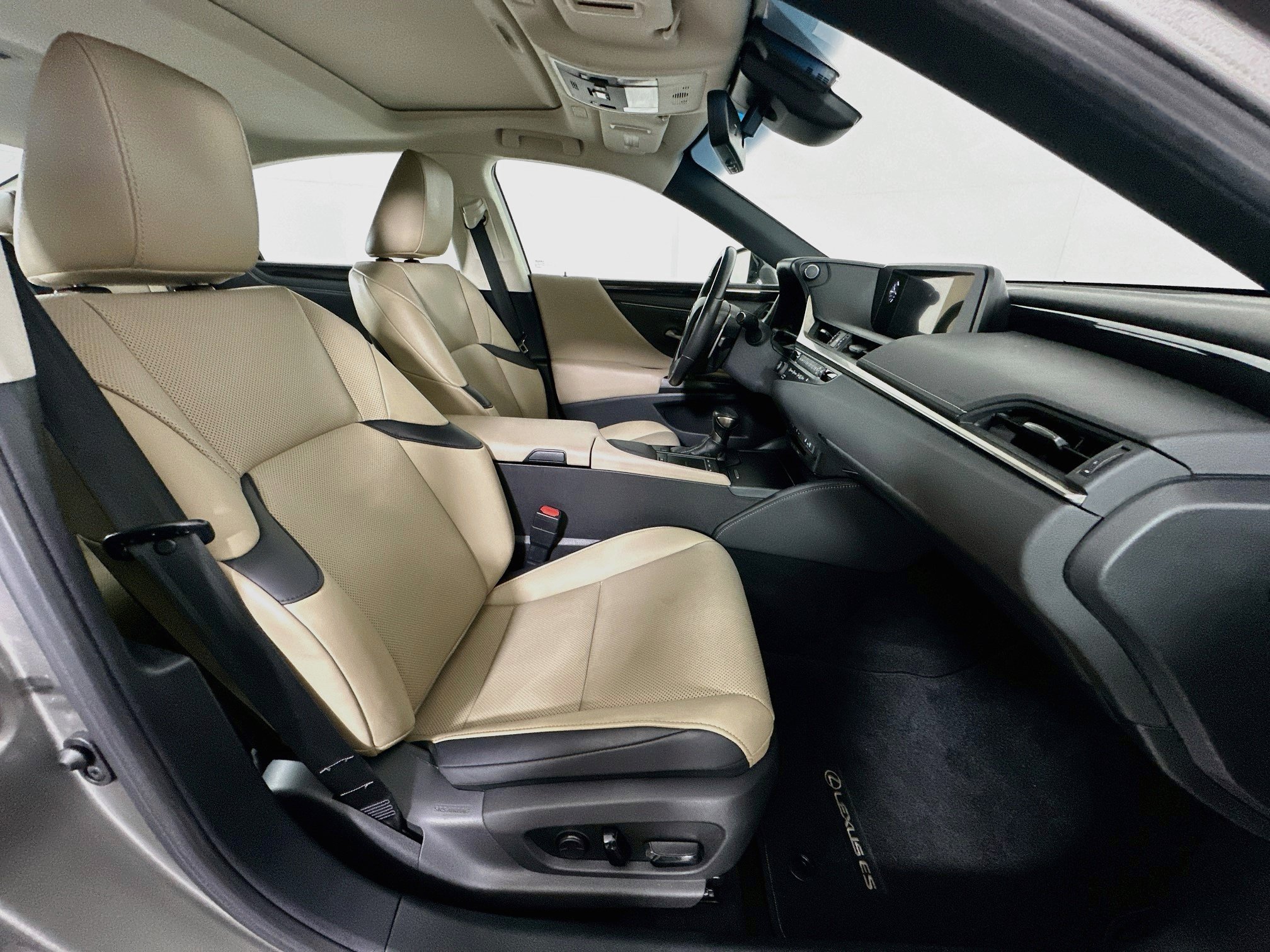 Used 2020 Lexus ES 350 w/ Premium Package FWD image 31