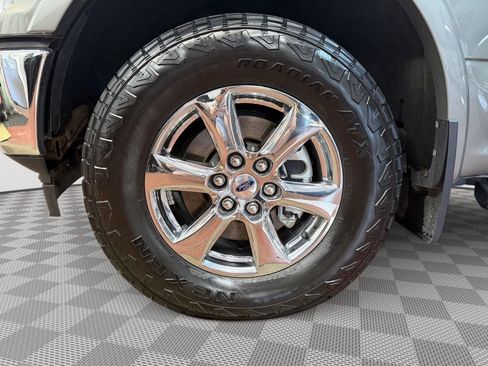 Used 2019 Ford F150 Lariat w/ Equipment Group 502A Luxury AWD/4WD image 18