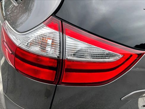 Used 2017 Toyota Sienna XLE image 28