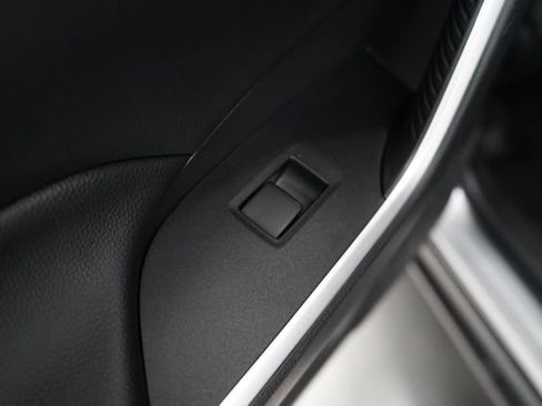 Used 2022 Toyota RAV4 LE image 44