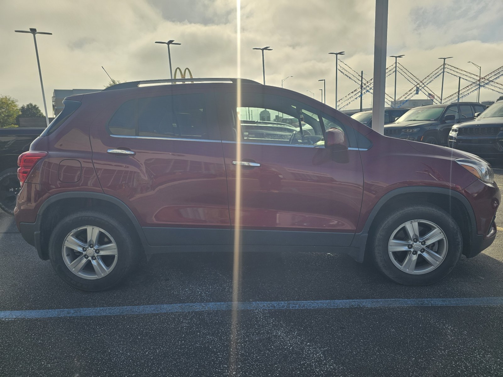 Used 2019 Chevrolet Trax LT w/ LT Convenience Package AWD/4WD image 2