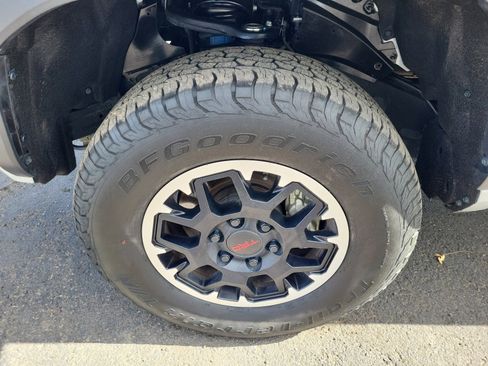 Used 2024 Toyota Tacoma TRD Off-Road image 32