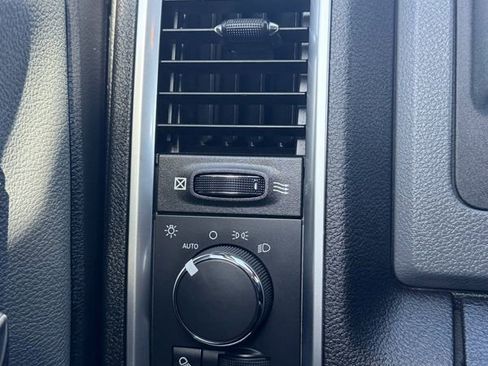 Used 2014 RAM 1500 Classic SLT RWD image 27