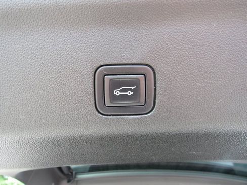 Used 2023 GMC Yukon XL Denali Ultimate image 37