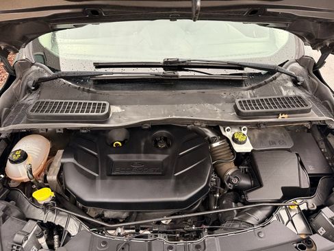Used 2017 Ford Escape Titanium AWD/4WD image 40