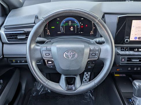Used 2025 Toyota Camry SE w/ Convenience Package FWD image 13