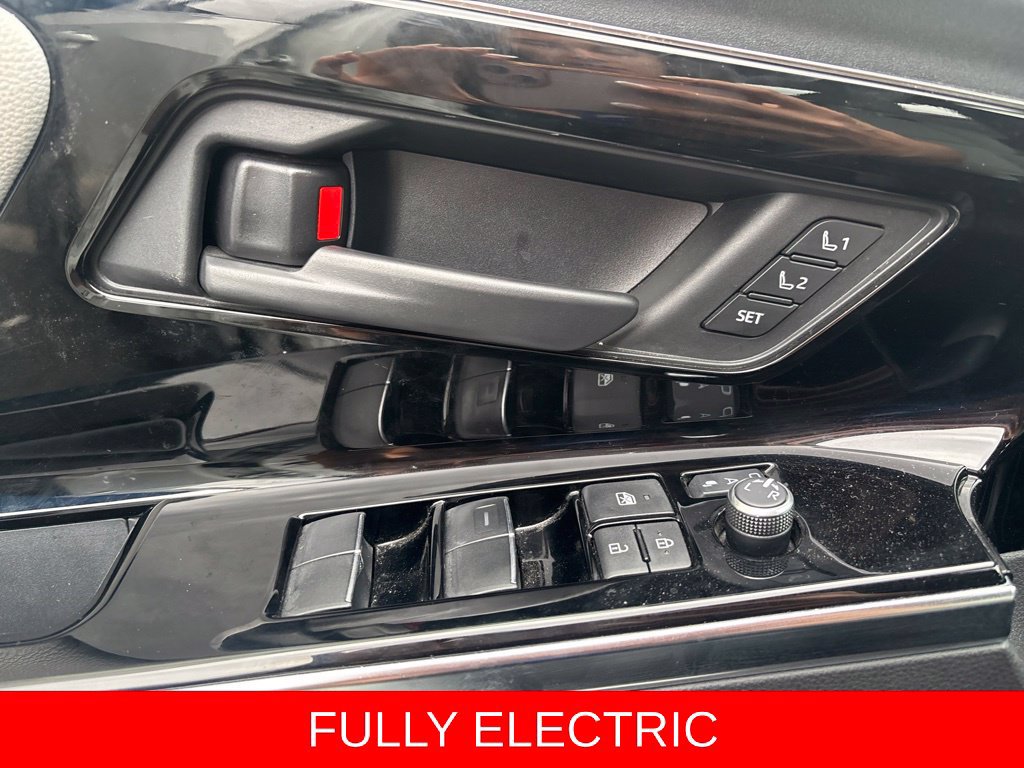Used 2023 Subaru Solterra AWD image 16