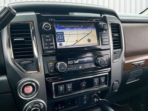 Used 2018 Nissan Titan Platinum Reserve image 10