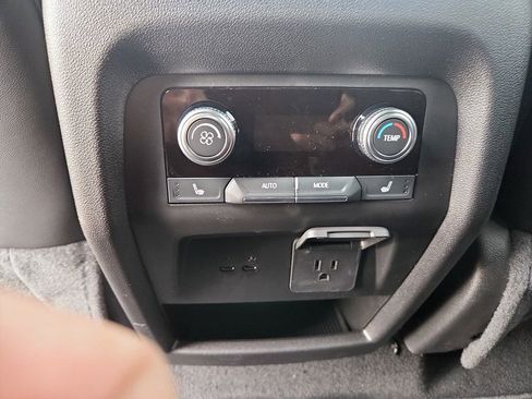 New 2026 GMC Acadia Elevation image 32