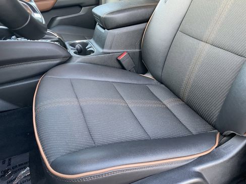 Used 2023 GMC Canyon AT4 w/ Technology Package image 21