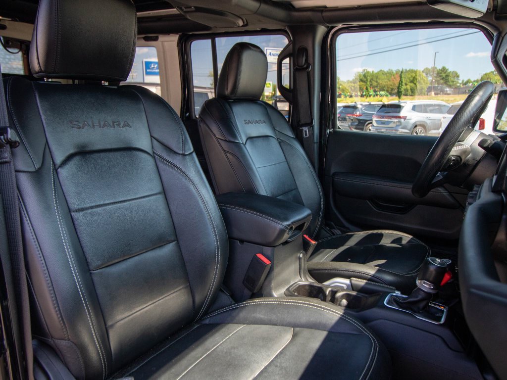 Used 2022 Jeep Wrangler Unlimited Sahara w/ Cold Weather Group AWD/4WD image 24