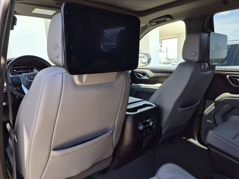 Used 2021 GMC Yukon SLT w/ SLT Premium Package RWD image 19