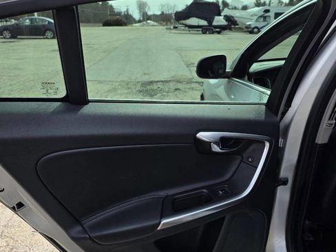 Used 2015 Volvo S60 T5 Premier w/ Convenience Package image 14