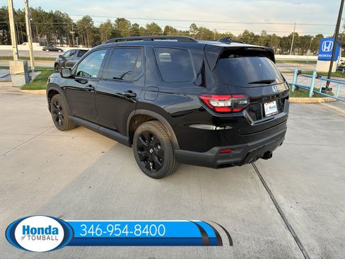New 2026 Honda Pilot Black Edition image 4