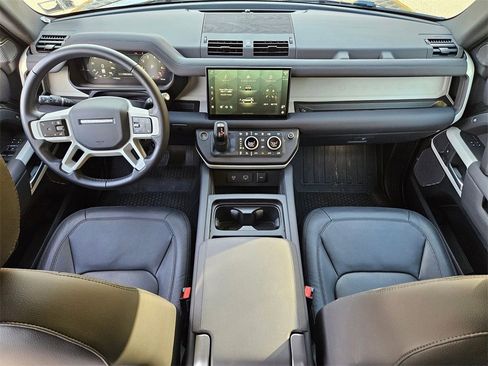 Used 2024 Land Rover Defender 110 SE image 20