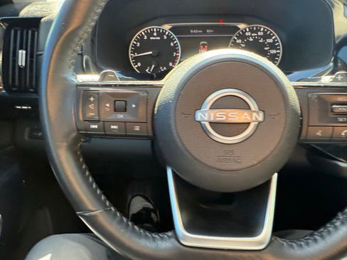 Used 2022 Nissan Pathfinder SV w/ SV Premium Package FWD image 19