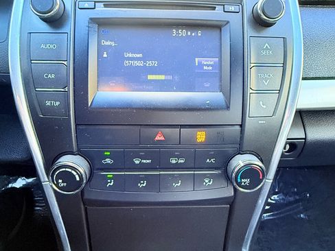 Used 2017 Toyota Camry SE image 17