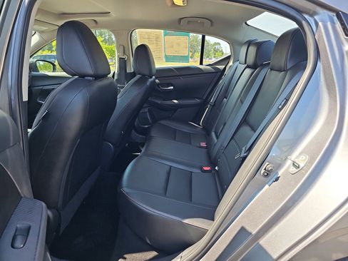 Used 2022 Nissan Sentra SR w/ SR Premium Package FWD image 15