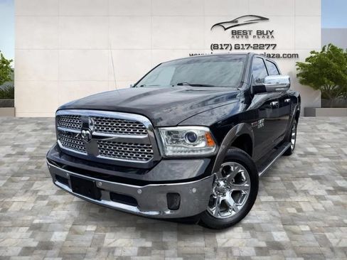 Used 2017 RAM 1500 Laramie w/ Convenience Group AWD/4WD image 3