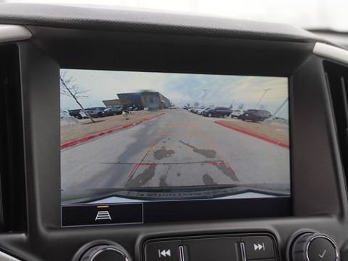 Used 2024 GMC Terrain SLT image 23