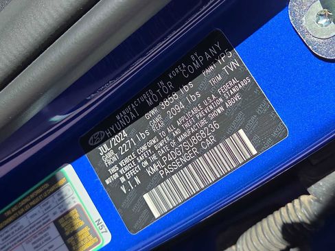 Used 2025 Hyundai Elantra Limited image 37