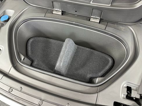 Used 2023 Volvo XC40 Recharge Plus image 24