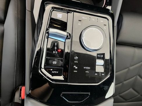 Used 2026 BMW 530i xDrive w/ Premium Package AWD/4WD image 18