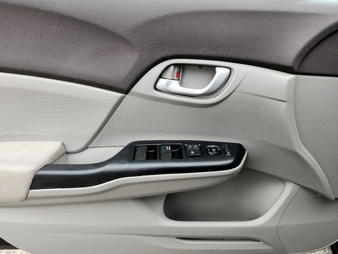 Used 2012 Honda Civic LX image 12
