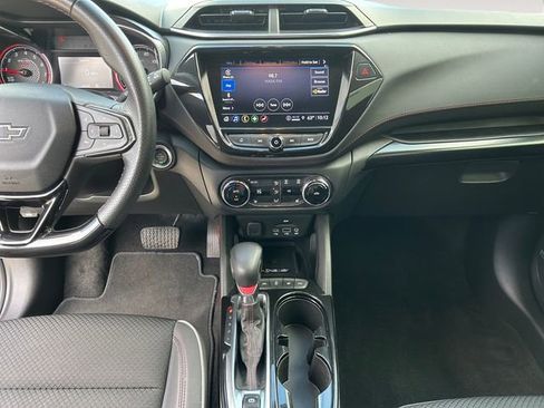 Used 2021 Chevrolet TrailBlazer RS w/ Sun and Liftgate Package image 13