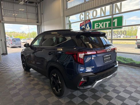 Used 2024 Kia Seltos EX AWD/4WD image 4