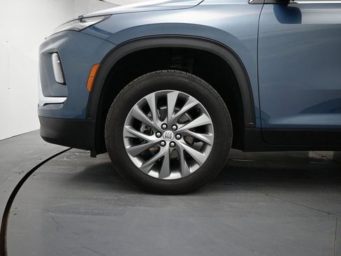 Used 2025 Buick Enclave Preferred image 8