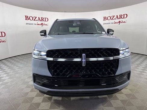 New 2025 Lincoln Navigator Reserve w/ Jet Appearance Package image 2